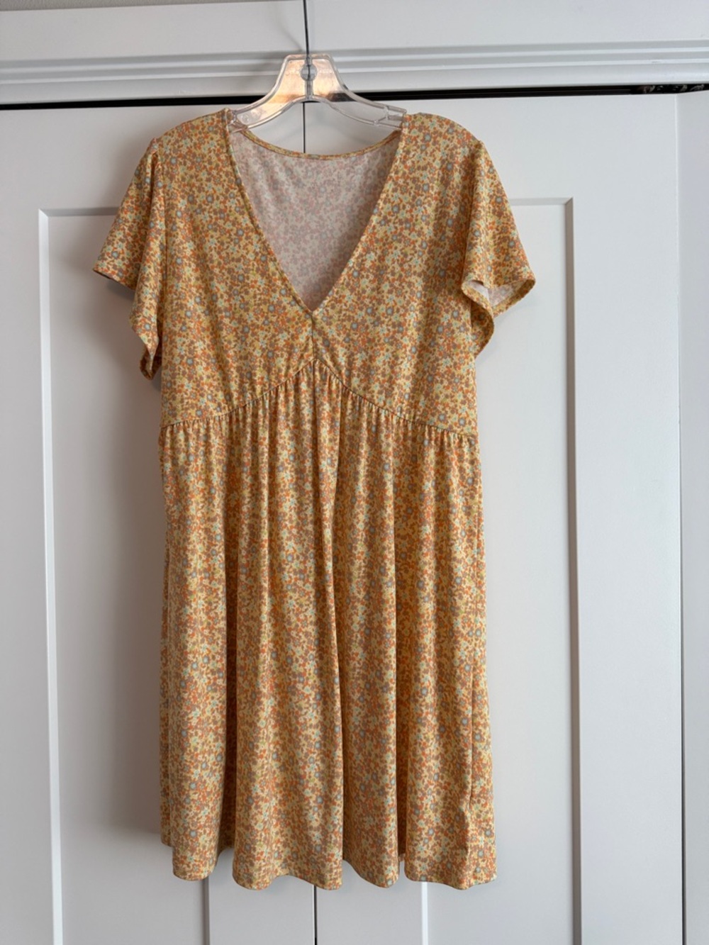 Aeropostale Yellow Floral V-Neck Short Sleeve Dress